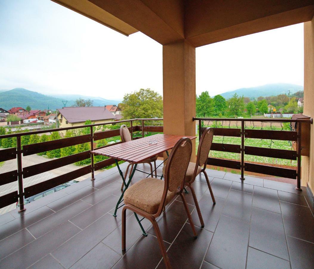 Pensiunea Ianis Piatra Neamt Exterior photo